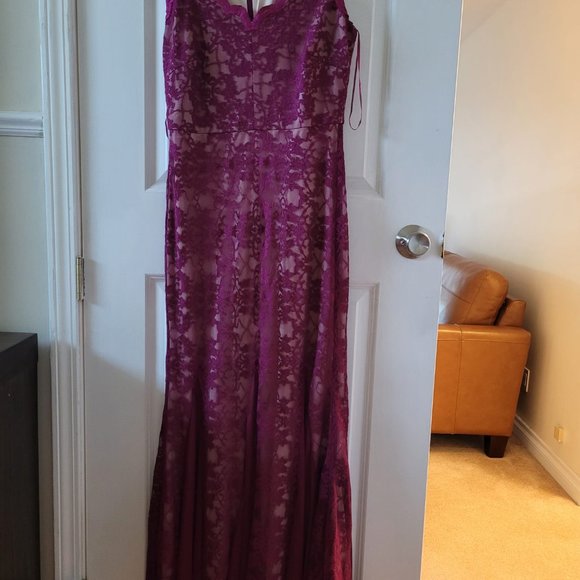 Sangria Beautiful Lace Floor Length Dress - Picture 4 of 8